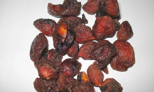 گوجه سبز خشک شده
