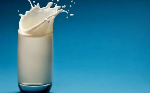 شیر گرم بهتر است بخوریم یا شیر سرد؟ 