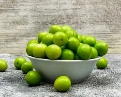 همه چیز در مورد خواص گوجه سبز، طبع و کاربردهای آن 