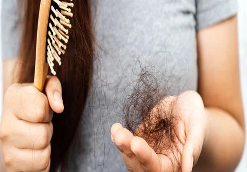 درمان ریزش مو بعد از زایمان با انواع روش های طبیعی و خانگی
