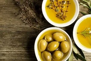 با خواص روغن زیتون و عوارض مصرف آن آشنا شوید 