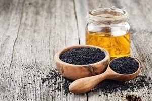 خوردن ترکیب عسل و سیاه دانه چه فایده ای برای بدن دارد؟ 