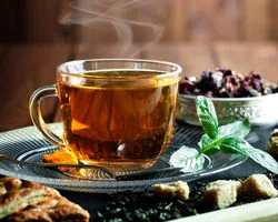 چرا شب ها، نوشیدن چای سیاه توصیه نمیشه؟