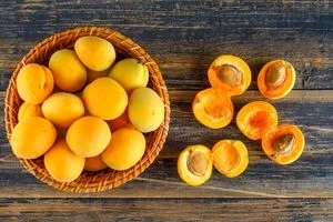 همه چیز درباره زردآلو؛ خواص، مضرات، طبع و ارزش غذایی آن 