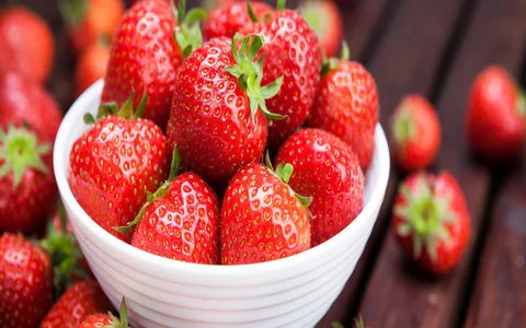  خواص توت فرنگی و همه چیز در مورد آن + طبع و ارزش غذایی 