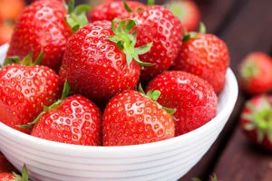  خواص توت فرنگی و همه چیز در مورد آن + طبع و ارزش غذایی 