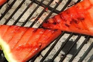خواص هندوانه پخته شده؛ از دفع سنگ کلیه تا درمان کبد + مضرات و طرز تهیه