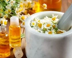 با روغن بابونه از دردهای عضلانی خداحافظی کن + خواص 